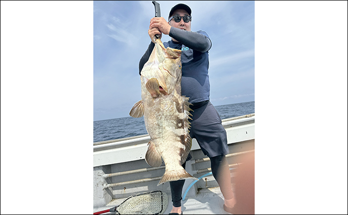 【船釣り釣果速報】釣ったイカを泳がせて80cm大型マダイをキャッチ（福岡）