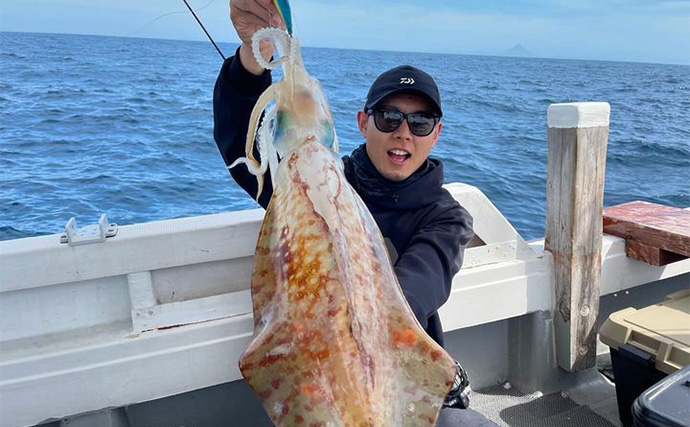 ティップランエギング釣行で2.9kg大型アオリイカ浮上【鹿児島・竹島】