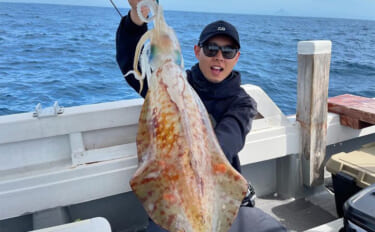 ティップランエギング釣行で2.9kg大型アオリイカ浮上【鹿児島・竹島】