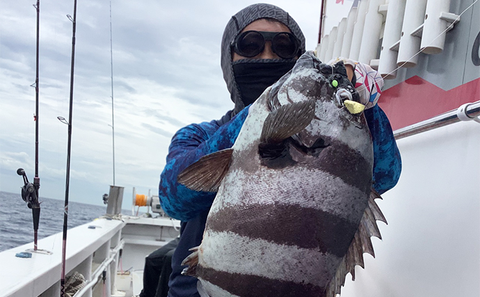 【船釣り釣果速報】博多湾内のタチウオ釣りで指7本級ドラゴン堂々浮上（福岡）