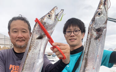 【船釣り釣果速報】博多湾内のタチウオ釣りで指7本級ドラゴン堂々浮上（福岡）