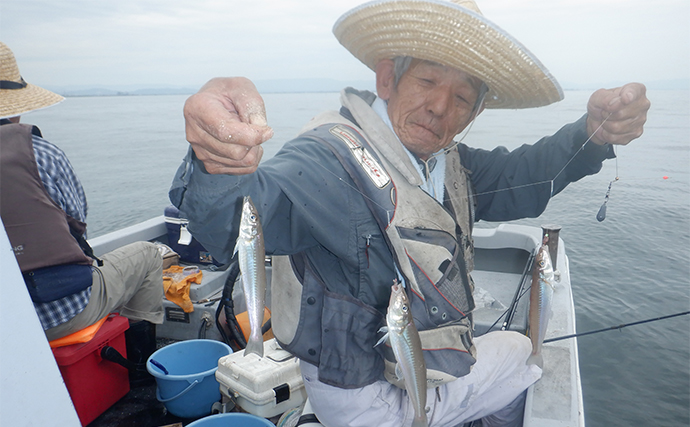 松名瀬沖での船キス釣りで150匹オーバー手中【三重・丸安丸】アマモ際で良型連発