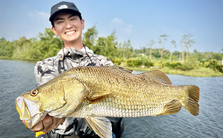 スリランカ遠征釣行でモンスターラッシュ！バラマンディにナイフ