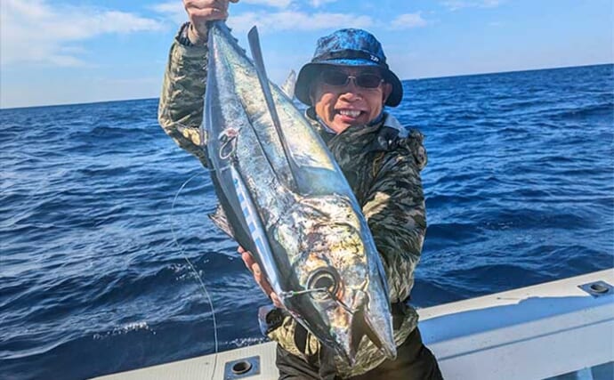 パヤオ（浮き漁礁）でのマグロジギングで船中メバチにビンナガ登場【三重】