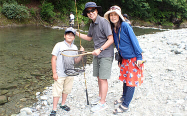 甥っ子＆友達家族と行くリヴァスポット早戸【神奈川】テンカラ釣りとフライフィッシングの楽しさをレクチャー