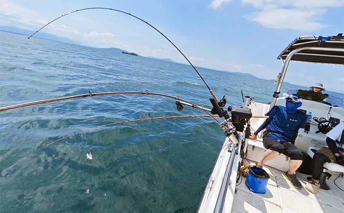 琵琶湖レイクトローリング釣行で63cm大型ビワマスが堂々浮上　順番間違えた同行者のお陰？