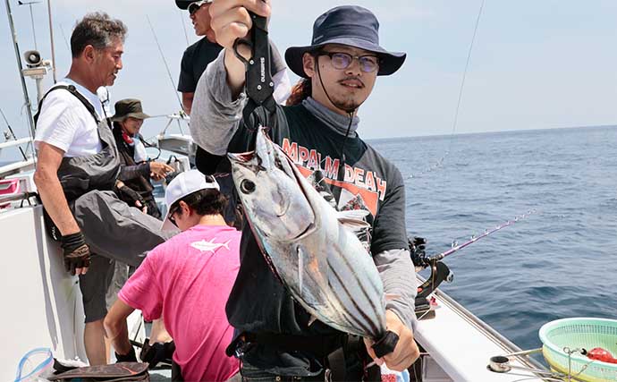 相模湾のまきエサ釣りでキハダマグロにカツオが顔出し【神奈川・洋征丸】