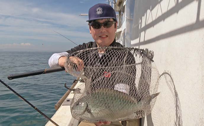 船からのフカセ釣りでマダイに良型クロにイサキをキャッチ【鹿児島・金太郎】