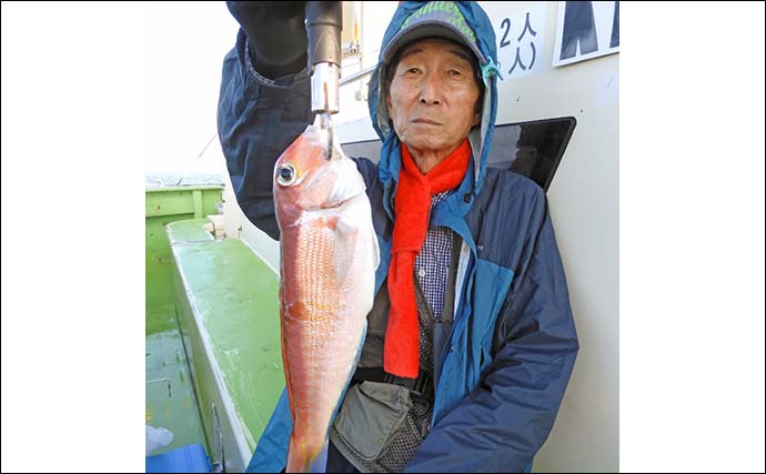 相模湾アマダイ釣りで41cm頭に釣る人7尾【神奈川・まごうの丸】潮色回復でさらに期待