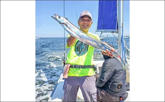 東京湾オフショアジギング釣行で115cm筆頭にタチウオが好反応【けやき丸】