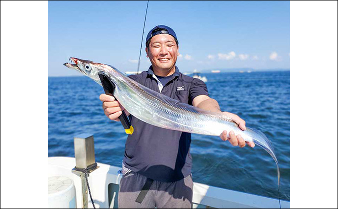 東京湾オフショアジギング釣行で115cm筆頭にタチウオが好反応【けやき丸】