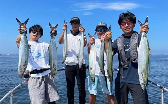 関東エリアの【船釣り特選釣果】東京湾ルアー五目釣行で釣る人サワラ8匹キャッチ！