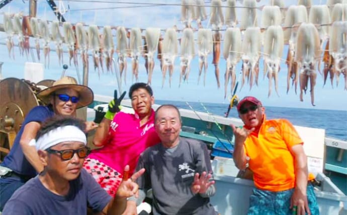 【船釣り釣果速報】スルメイカ釣り好調で船上に沖干しズラリ！（愛知）