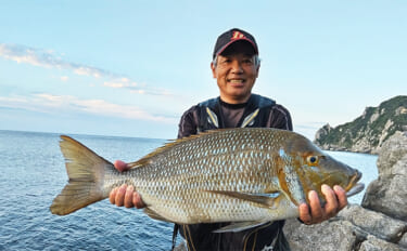 沖磯でのぶっ込み釣りで82cm『タマン』獲ったでごわす！【鹿児島・野間岬】