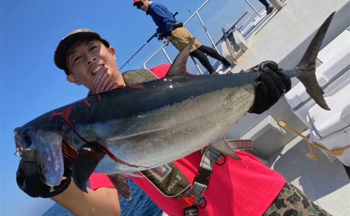 沖ノ島沖のルアーキャスティング釣行でカツオにシイラが連発【山口・咲丸】