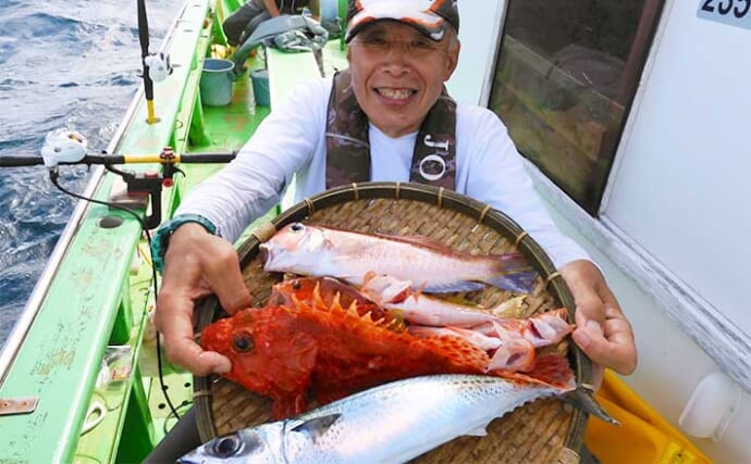 相模湾アマダイ釣りで35cm級頭に本命を好捕【神奈川・ちがさき丸】好ゲストにオニカサゴやアラ