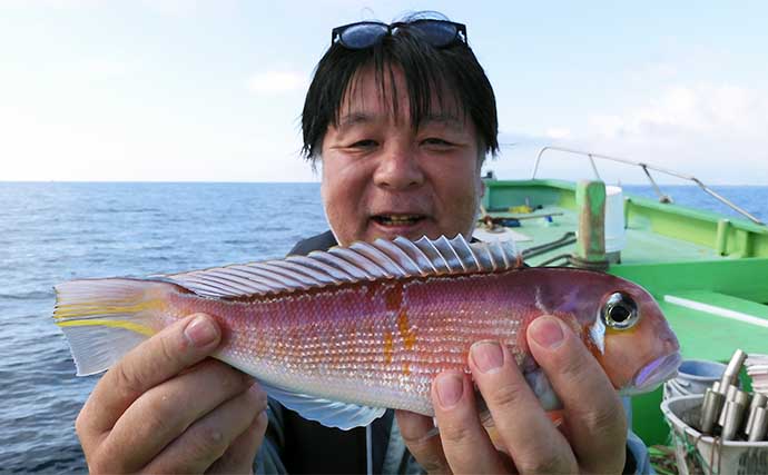 相模湾アマダイ釣りで35cm級頭に本命を好捕【神奈川・ちがさき丸】好ゲストにオニカサゴやアラ