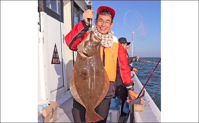 亘理沖の船ヒラメ釣りで70cm頭に釣る人4尾【宮城・大海丸】ゲストにタチウオも顔見せ