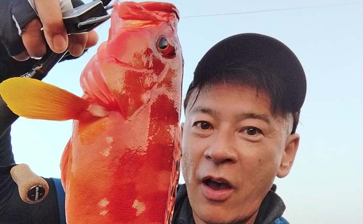 沖磯でのロックフィッシュ釣行で35cm筆頭に良型アカハタ連発！【長崎