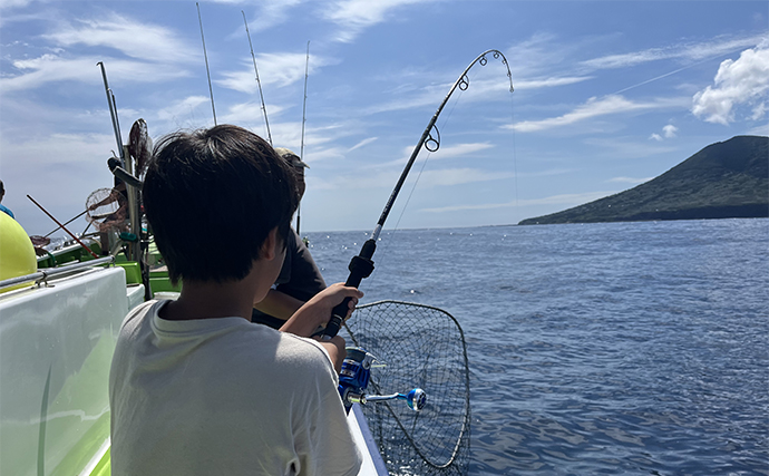 「秋のボートルアーシーバス釣りが開幕！」50cm級が連続ヒット【愛知・三河湾】