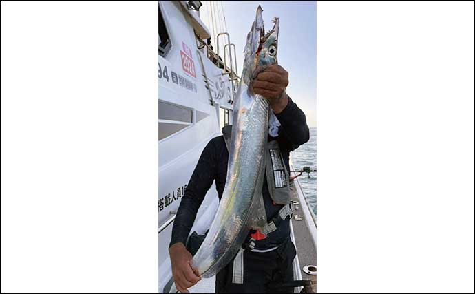 【船釣り釣果速報】テンヤタチウオ釣りで良型中心に好反応！（大分・熊本）