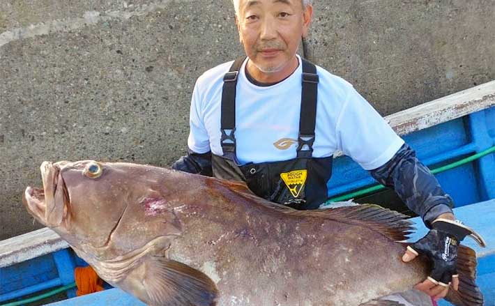 釣りものクエ 船釣り釣果速報】仕立での幻魚狙いで28kg大型クエが堂々浮上！（三重
