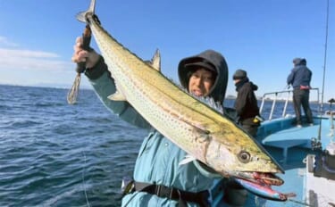 関東エリアの【船釣り特選釣果】東京湾のルアー五目船でサワラが好反応中！