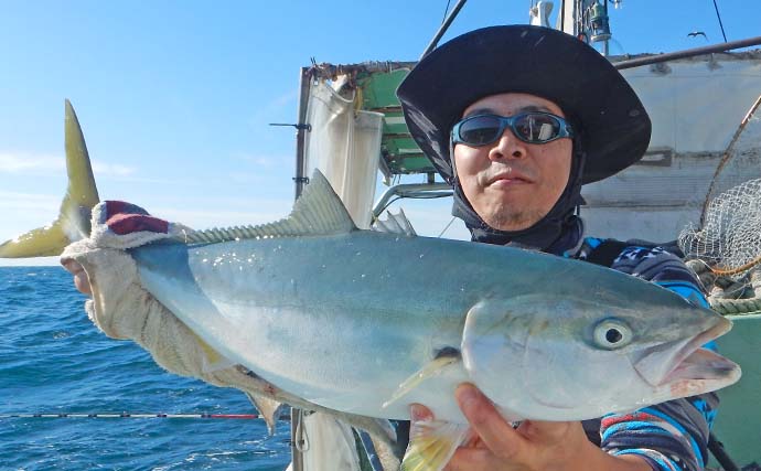 福岡沖で青物連発の落とし込み釣り【福岡・明生丸】イワシの付きよくブリやヒラマサ好捕