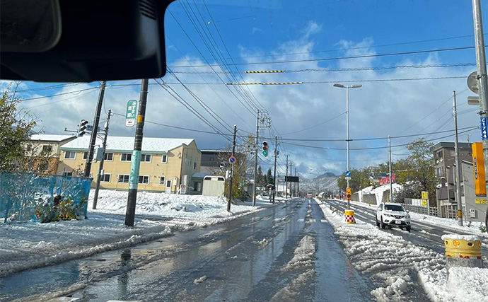 雪降る中の堤防ルアー根魚釣りで40cmアイナメとエゾメバルを好捕【北海道・噴火湾】