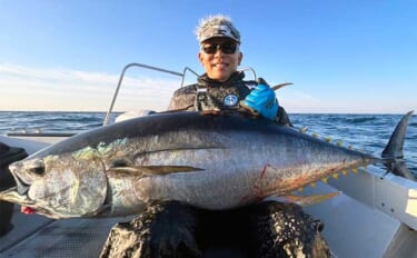 【沖のルアー釣果速報】ジギングで30kg級キハダマグロが見参！（愛知・三重）