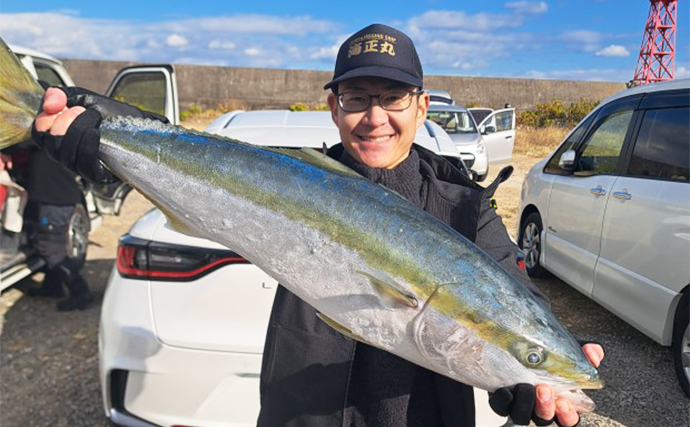 【沖のルアー釣果速報】シーバス便でバラし多めも良型本命キャッチ！（愛知）