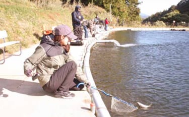 エリアトラウト釣行で放流タイムにニジマスがフィーバー！【神奈川・足柄キ…