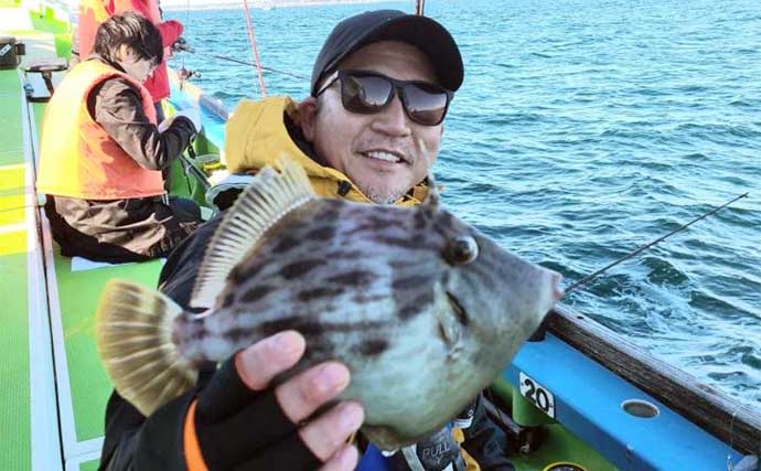 関東エリアの【船釣り特選釣果】東京湾テンヤタチウオ船で釣る人本命31尾！