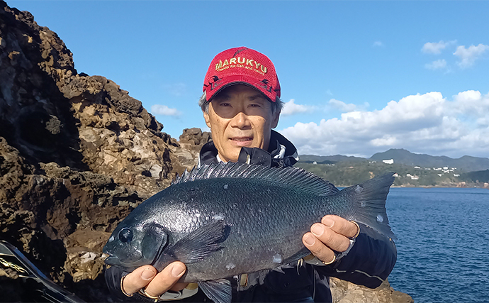 沖磯フカセ釣りで40cm頭にメジナ連発を堪能【静岡・下田】イシダイやメイチダイも顔見せ