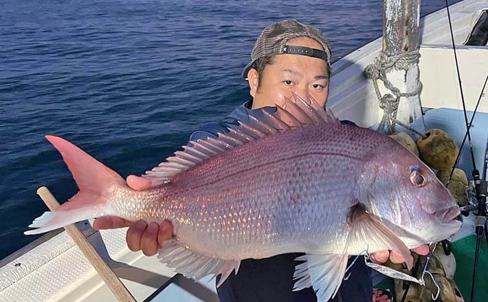 沖の五目ジギング釣行でマダイにブリにヒラメと多彩魚種キャッチ成功！【福岡・喜代丸】 | TSURINEWS