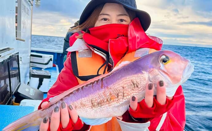 高級魚アマダイ釣りでシロアマダイ混じりに40cm超え本命が顔出し【神奈川・ちがさき丸】