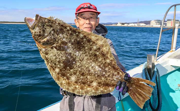 親子で挑む日立沖の船ヒラメ釣り【茨城・釣友丸】船中5.5kgの特大