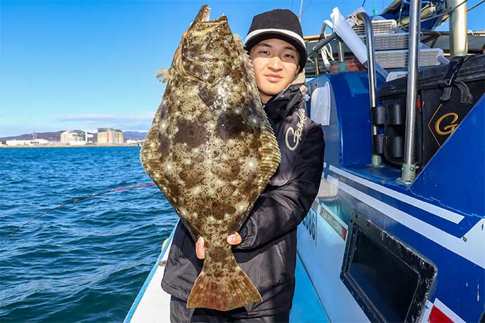 親子で挑む日立沖の船ヒラメ釣り【茨城・釣友丸】船中5.5kgの特大サイズが顔見せ！