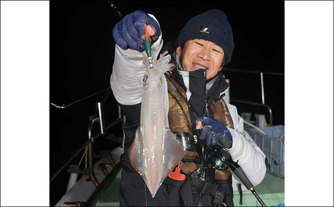 メタルスッテのツツイカゲームに挑戦【三重・エヌテックマリン】エサ巻きスッテに好反応