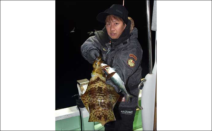 メタルスッテのツツイカゲームに挑戦【三重・エヌテックマリン】エサ巻きスッテに好反応