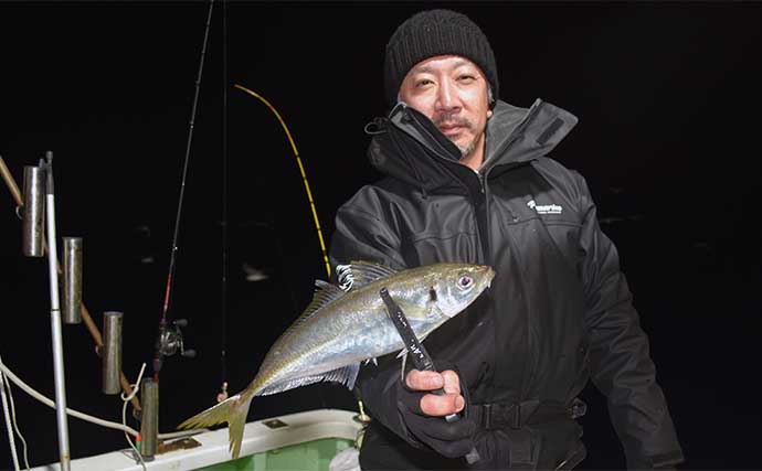 メタルスッテのツツイカゲームに挑戦【三重・エヌテックマリン】エサ巻きスッテに好反応