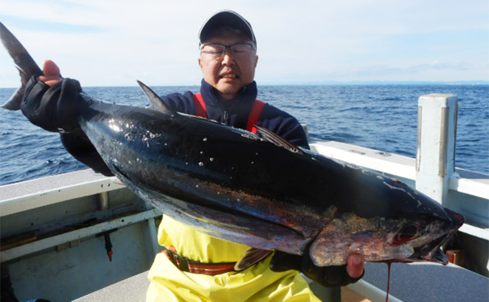 船釣り最新釣果】トンボジギングで船中ビンナガ16匹と絶好調！（愛知
