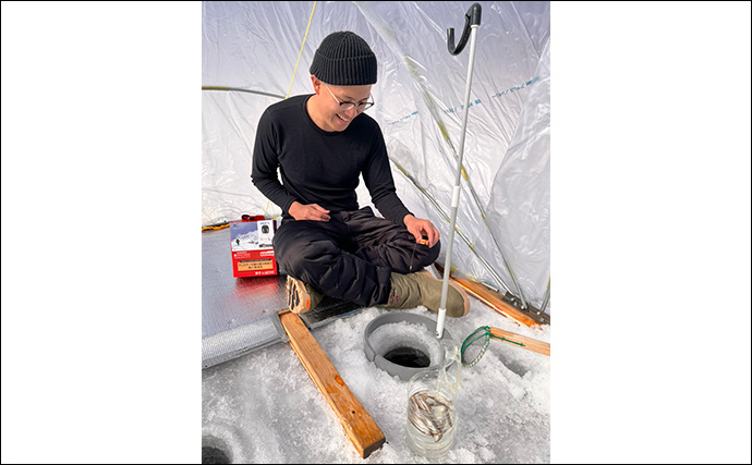 「-11℃はさすがに無理？」アンダーウェア1枚で氷上ワカサギ釣りに挑戦　快適釣行の秘訣とは？
