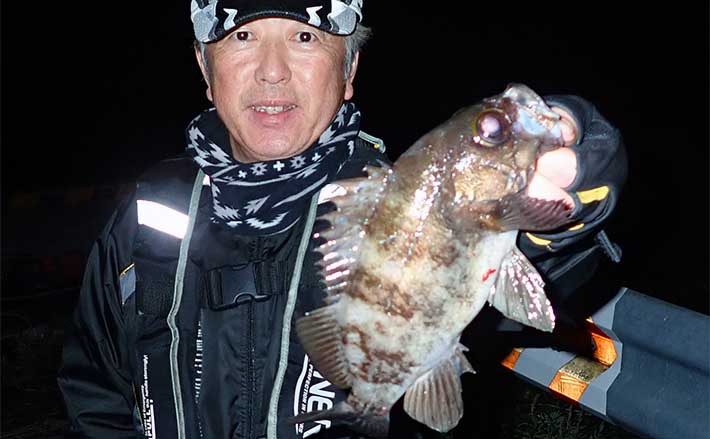 堤防での電気ウキ釣りで25cm超えを筆頭にアカメバルが連発！【熊本・上
