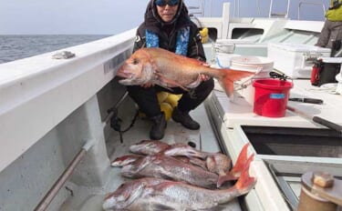 【船釣り釣果速報】エビラバで4kg級を筆頭に良型マダイ複数安打（福岡）