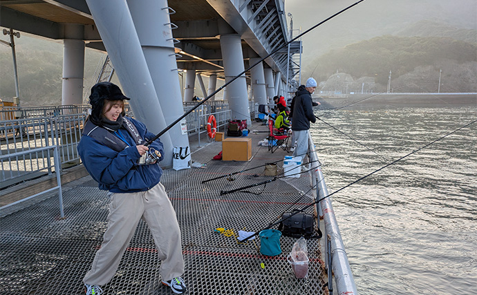 「アイドルの狩猟本能が覚醒！」NMB48平山真衣が成人後初の釣りでアジ爆釣　思わず悲鳴をあげたワケとは？