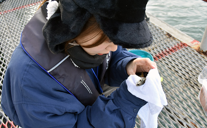 「アイドルの狩猟本能が覚醒！」NMB48平山真衣が成人後初の釣りでアジ爆釣　思わず悲鳴をあげたワケとは？