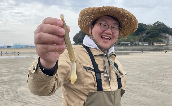 潮干狩りで「マテガイ」が大漁！【福岡・蓑島海水浴場】バターしょう油炒めに舌鼓