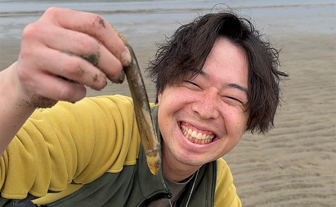 潮干狩りで「マテガイ」が大漁！【福岡・蓑島海水浴場】バターしょう油炒めに舌鼓