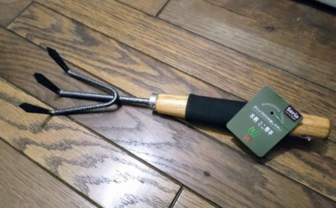 100均アイテムをフル活用で潮干狩りに挑戦！　東京湾で天然ハマグリをゲット